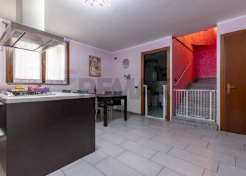 Cucina - Trilocale Via Abruzzo
 
4, Castano Primo - foto 7