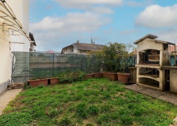 Giardino - Trilocale Via Abruzzo
 
4, Castano Primo - foto 16