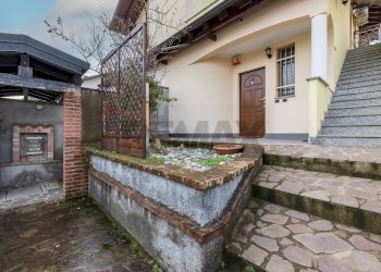 Casa all\'aperto - Trilocale Via Abruzzo
 
4, Castano Primo - foto 21