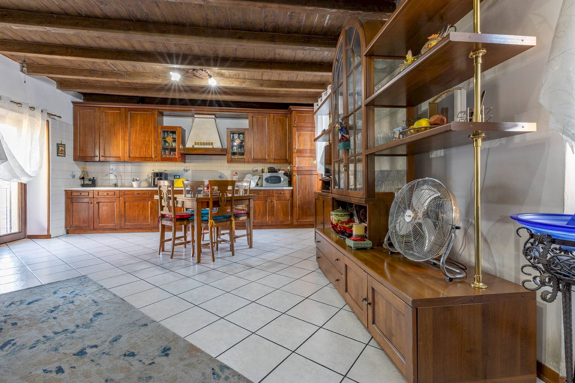 Cucina - Casa semi indipendente Via Volta
 
25, Malnate - foto 1