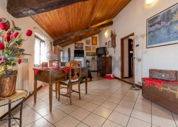 Sala da pranzo - Casa semi indipendente Via Volta
 
25, Malnate - foto 7