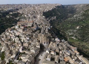 Vista delle montagne - Hotel Via Tenente Distefano
 
4, Ragusa - foto 5