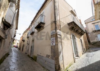 Edificio all\'aperto - Hotel Via Tenente Distefano
 
4, Ragusa - foto 9
