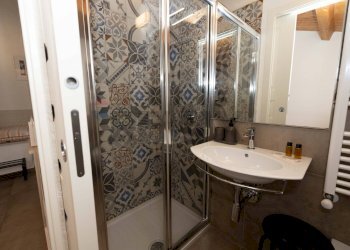 Bagno - Hotel Via Tenente Distefano
 
4, Ragusa - foto 49