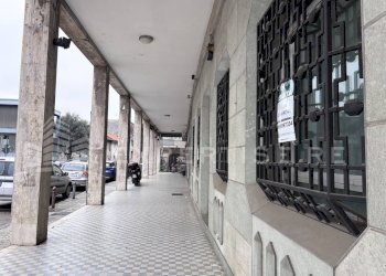 Foto 2 - Locale Commerciale Via Achille Grandi
6, Cabiate - foto 2