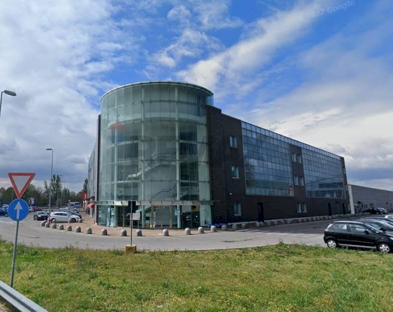 Edificio all\'aperto - Ufficio Via Zanellini, 15
 
15, Mantova - foto 1