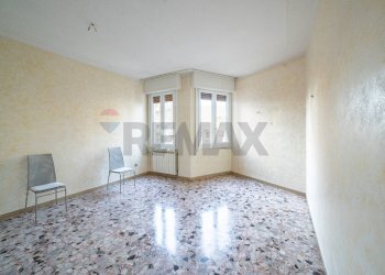 Stanza vuota - Trilocale Via Divisione Acqui
 
5, Mantova - foto 2