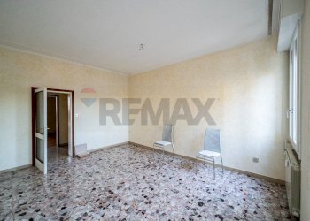 Stanza vuota - Trilocale Via Divisione Acqui
 
5, Mantova - foto 4