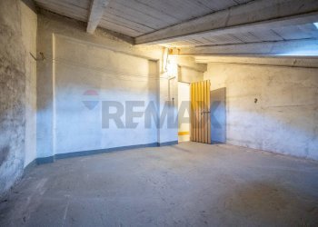 Stanza vuota - Trilocale Via Divisione Acqui
 
5, Mantova - foto 27