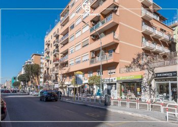 Foto 1 - Trilocale Via Tuscolana
851, Roma - foto 1