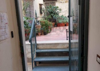 Ricezione / Lobby - Quadrilocale Via Dell' Universita'
 
40, Palermo - foto 8