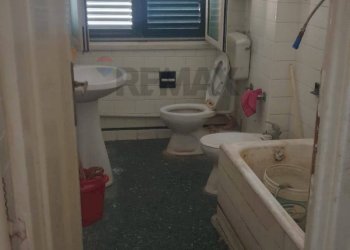 Bagno - Quadrilocale Via Dell' Universita'
 
40, Palermo - foto 16