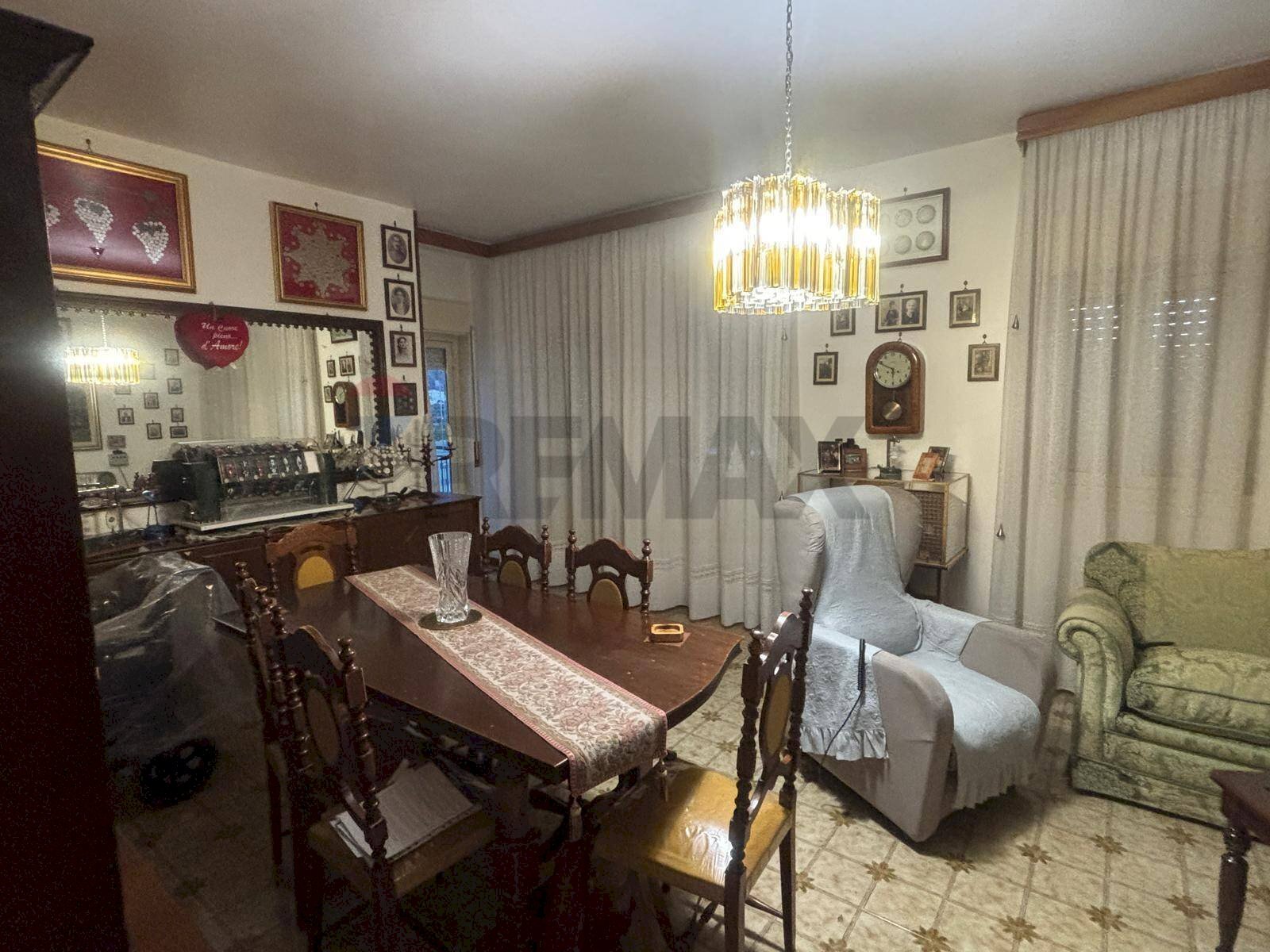 Sala da pranzo - Quadrilocale Via Dell' Antilope
 
14, Palermo - foto 2