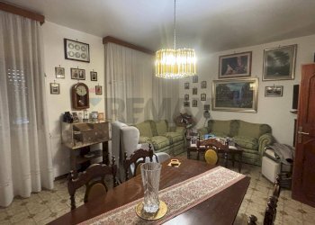 Sala da pranzo - Quadrilocale Via Dell' Antilope
 
14, Palermo - foto 22