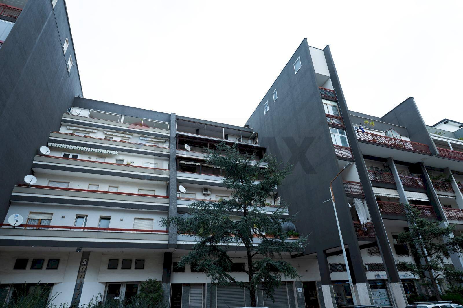 Edificio all\'aperto - Appartamento Via Avvocato De Nicola 95, Trani - foto 1