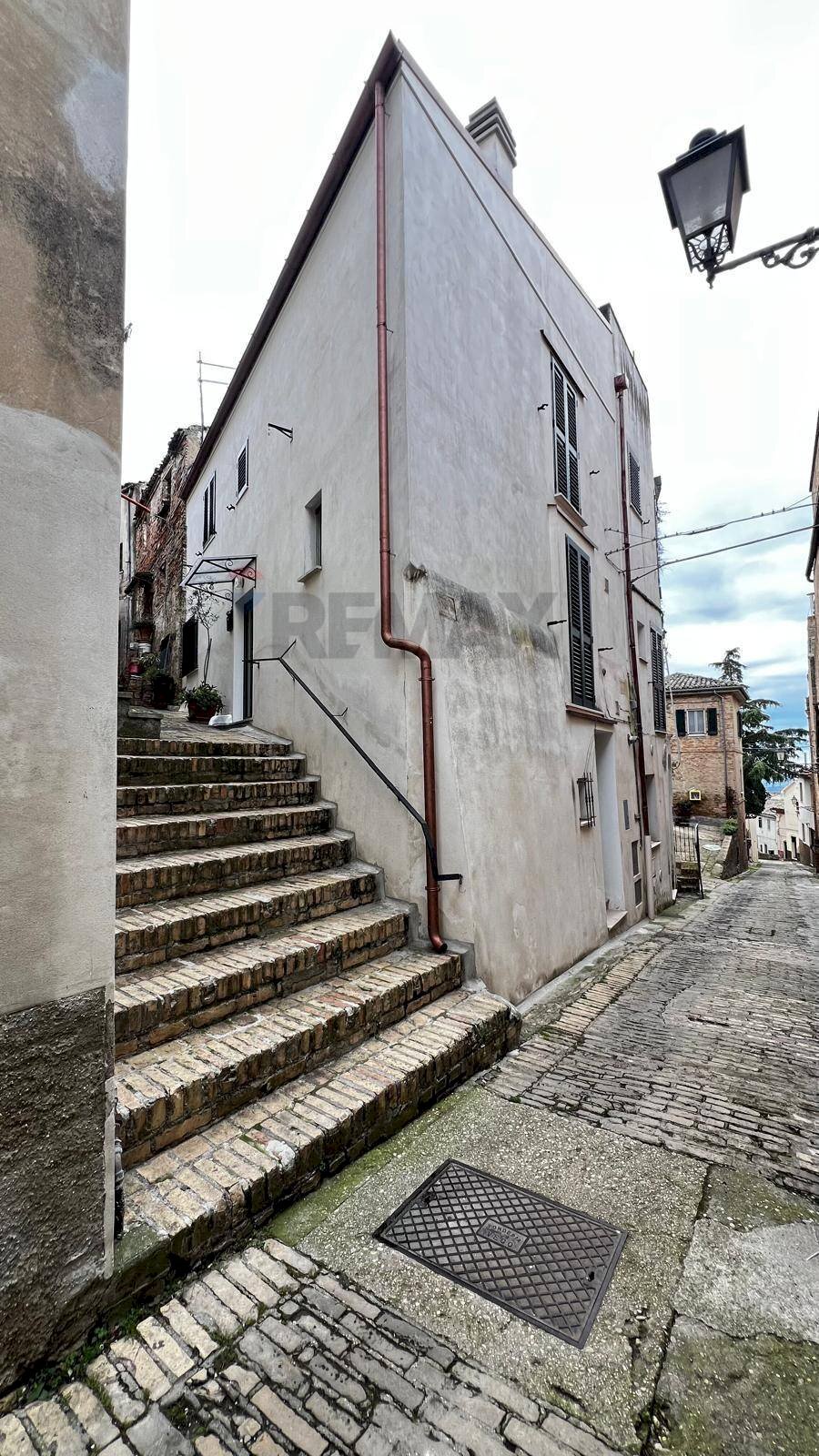 Edificio all\'aperto - Independent house Penne - photo 1