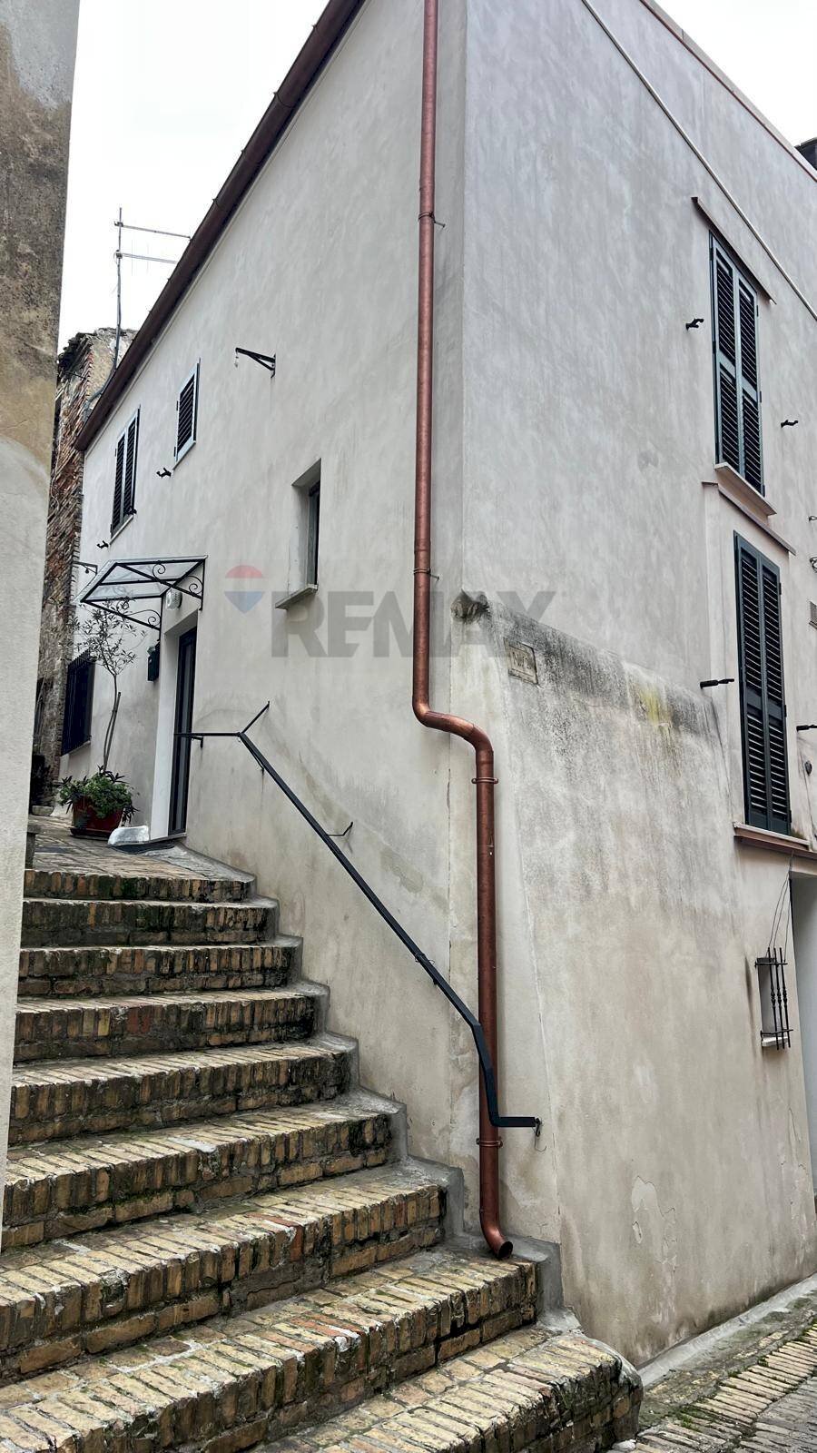 Scale - Independent house Penne - photo 2