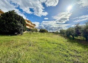 Giardino - Building land Via Roberto Nasuti, Città Sant'Angelo - photo 2