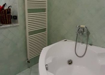 Bagno - Appartamento via Giacomo Matteotti, 91, Castel San Pietro Terme - foto 2