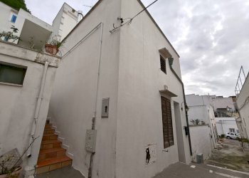 Foto 3 - Casa indipendente Vico Santa Lucia
 
1, Matino - foto 3