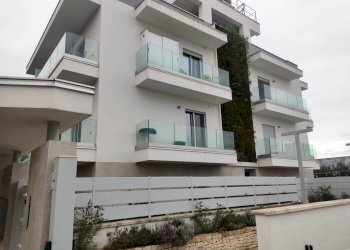 PHOTO-2026-02-14-12-10-00.jpg - Appartamento Corso Alcide de Gasperi 340, Bari - foto 2