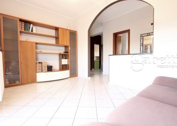 soggiorno - Trilocale Viale Villoresi 37, Nerviano - foto 4