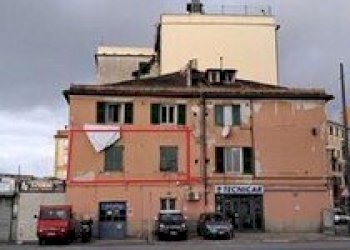 2.jpg - Four-room apartment at auction Via Sampierdarena 48, Genova (neighborhood Sampierdarena) - photo 1