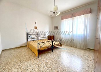 camera da letto - Appartamento Via P. Galluppi 4, Cecina - foto 24