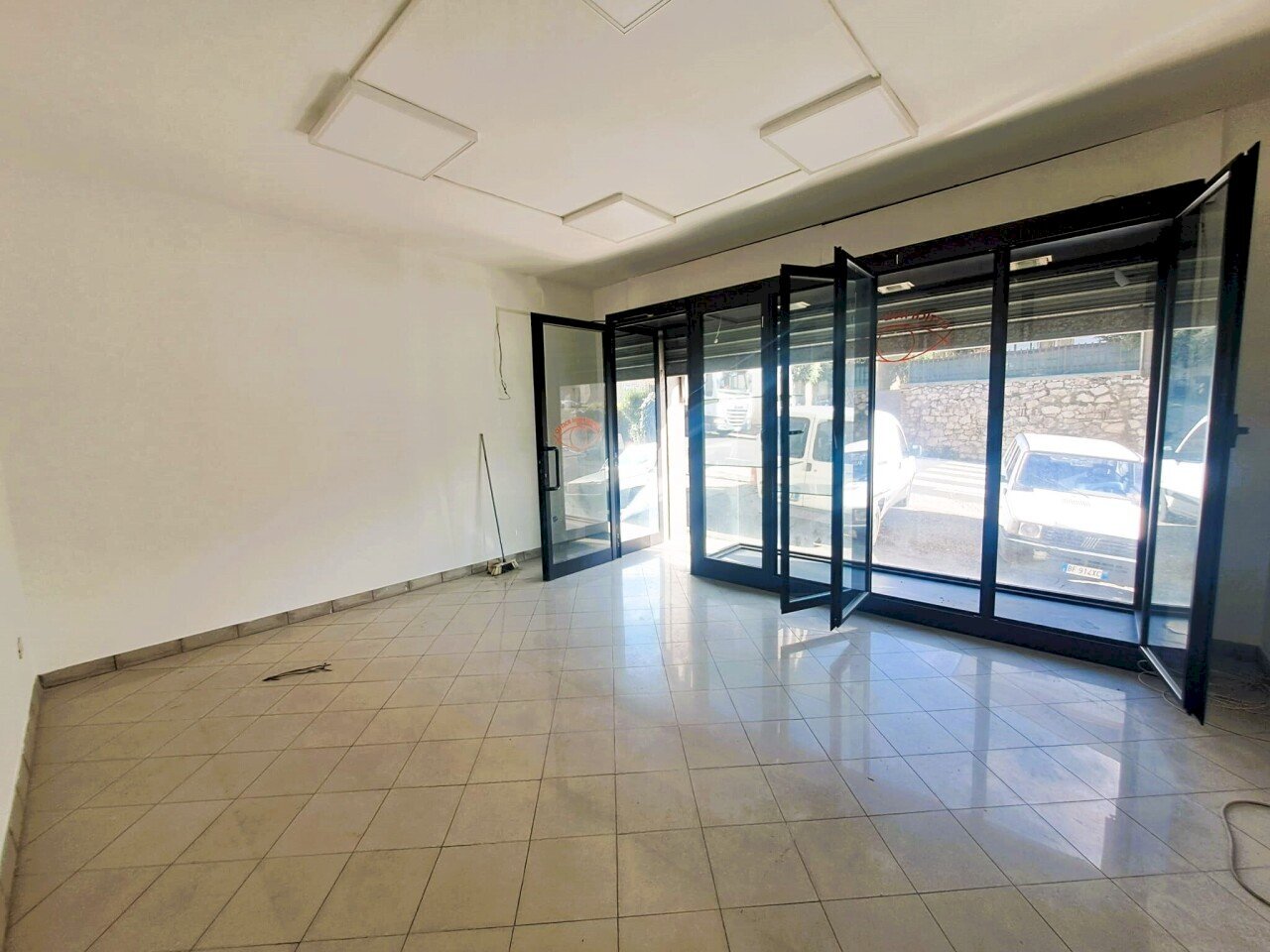 3.jpeg - Commercial Premises Via Primo Maggio, Amelia - photo 2