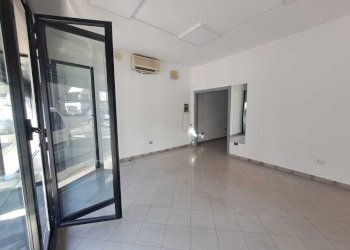 WhatsApp Image 2026-02-16 at 10.43.05 (4).jpeg - Locale Commerciale Via Primo Maggio, Amelia - foto 9