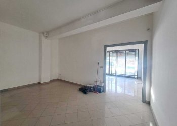 WhatsApp Image 2026-02-16 at 10.42.57.jpeg - Locale Commerciale Via Primo Maggio, Amelia - foto 12