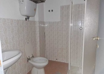 WhatsApp Image 2026-02-16 at 10.43.03.jpeg - Locale Commerciale Via Primo Maggio, Amelia - foto 15