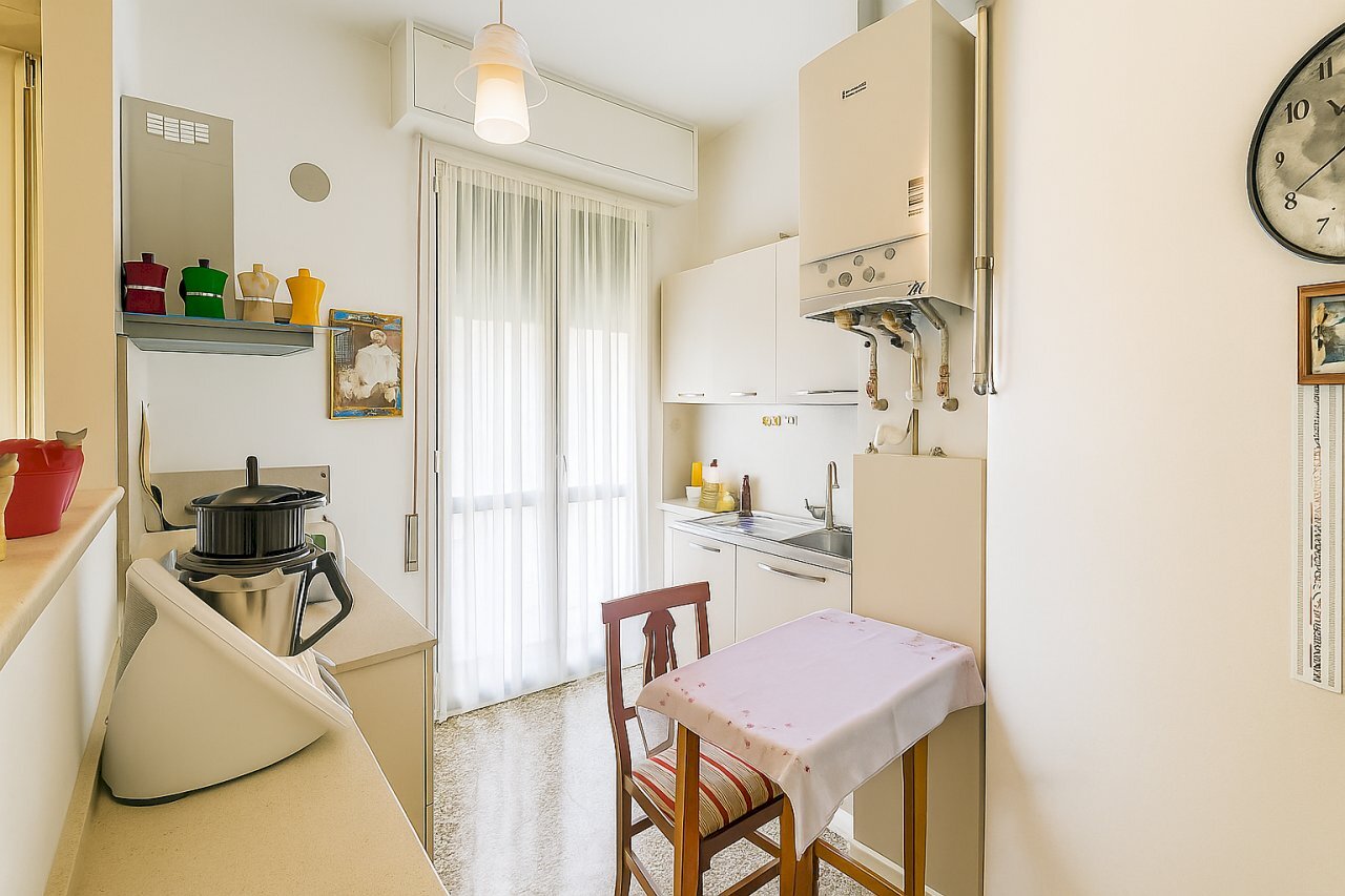 20251205_1216_Cucina Ordinata Senza Disordine_remi - Trilocale Via Gerolamo Savoldo 2, Brescia - foto 3