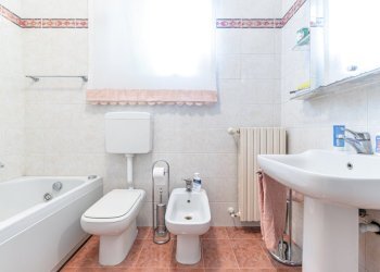 Villa_Brescia_via_lamarmora_Bagno_P1_2.jpg - Villa a Schiera Via Boves 21, Brescia - foto 30