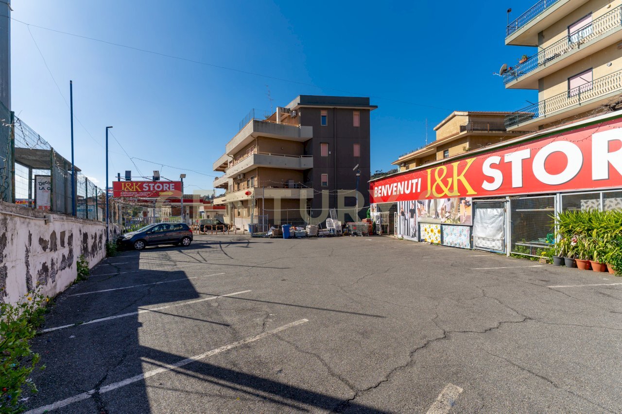 Bottega Cinesi Nizzeti (2).jpg - Centro commerciale Via Nizzeti 6, Aci Catena - foto 2