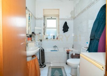 5 bagno.jpg - Appartamento Via delle Ginestre s.n.c., Pedara - foto 5