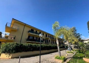 c03eb461-bf69-4d3d-a6f8-a5b52545a7d4.jpg - Four-room apartment Monreale - photo 8