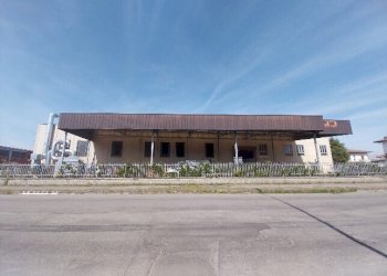 Esterno.jpg - Commercial Premises Via Giuseppe Verdi, San Cesario sul Panaro - photo 1