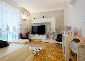 Bilocale Via Carlo Corsi, 1 
 Sestri Ponente, Genova (zona Sestri Ponente) - foto 2