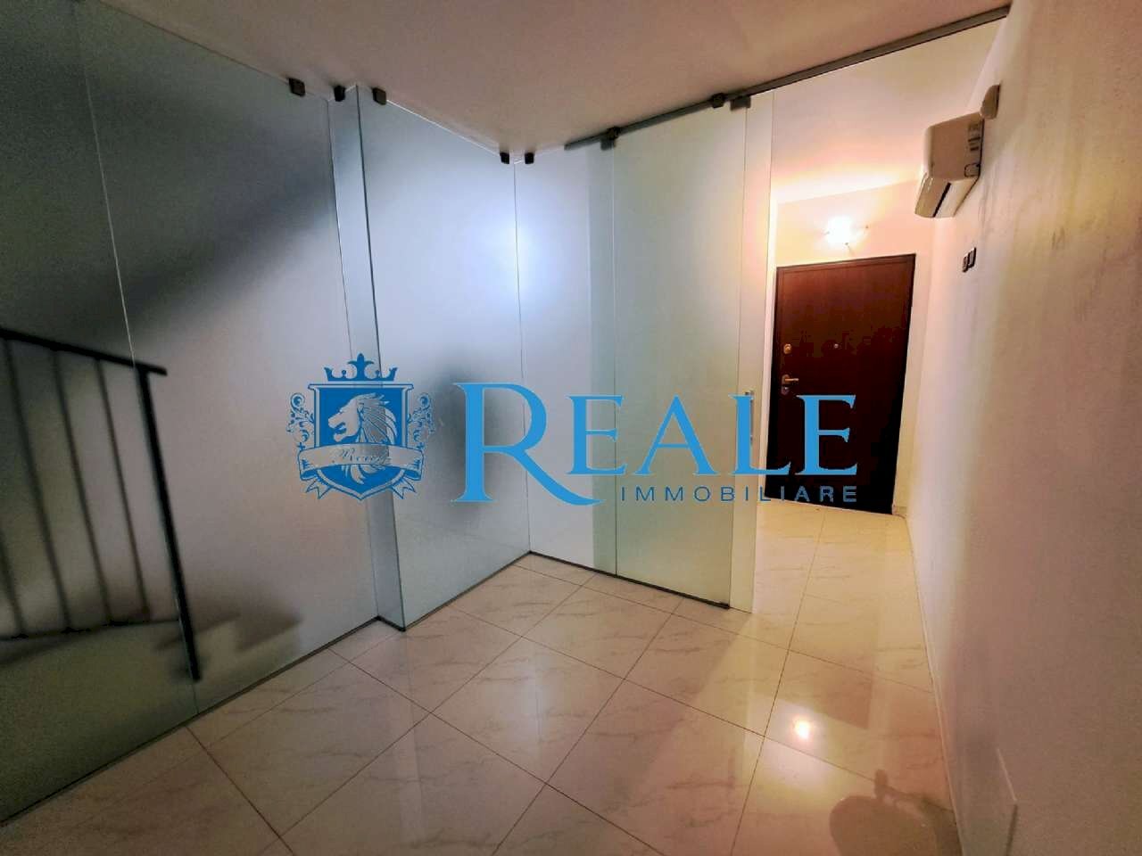 Three-room apartment Magenta - photo 1