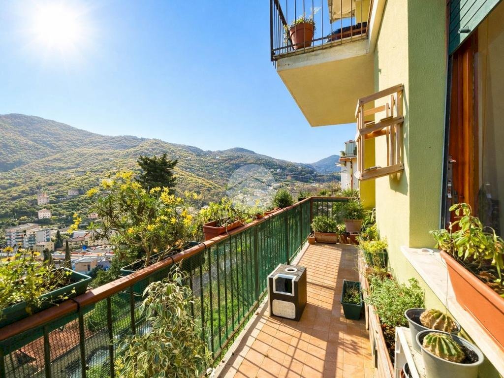 Four-room apartment Via Salvo D'Acquisto, Recco - photo 1