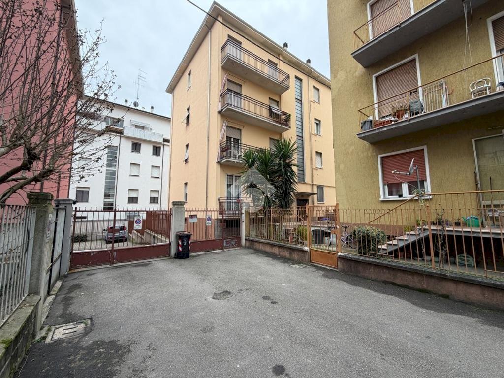 Three-room apartment Via Villa Glori, Parma - photo 1