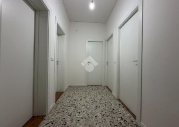 Three-room apartment Via Villa Glori, Parma - photo 2