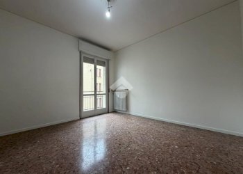 Three-room apartment Via Villa Glori, Parma - photo 12
