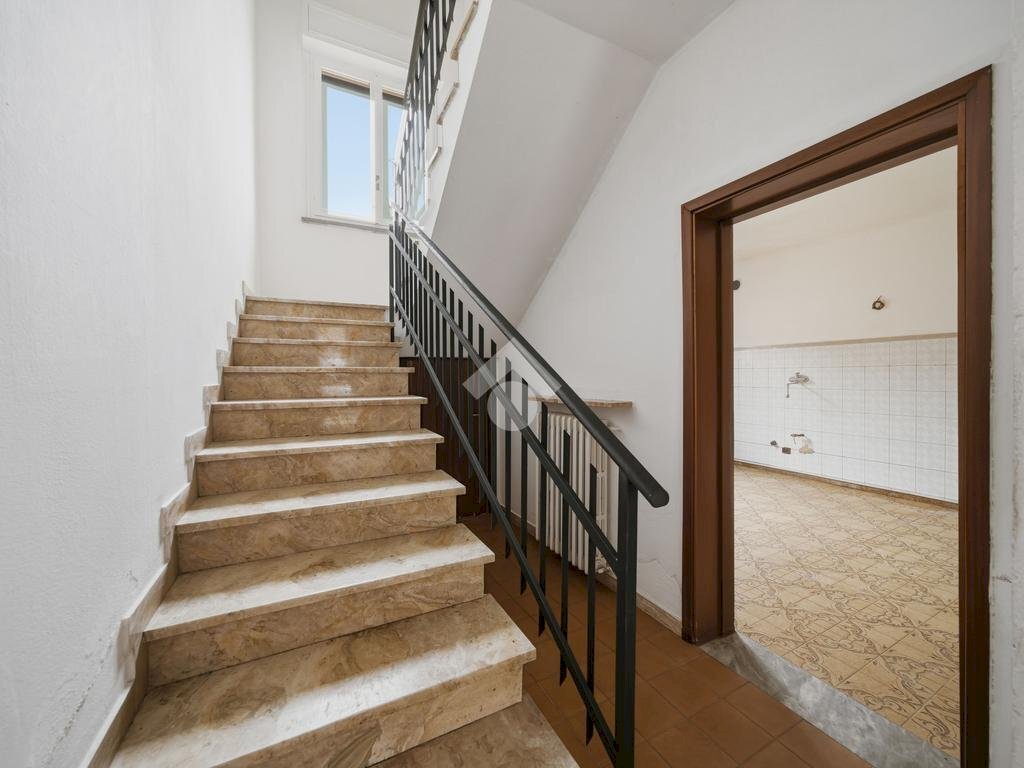 Villa Villa singola con capannone Via Dante Freddi, Reggio nell'Emilia - photo 2