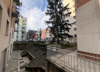 Trilocale Via Dei Tulipani, Milano (zona Giambellino) - foto 32