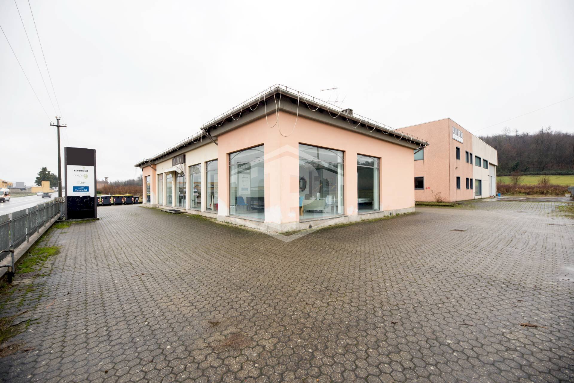 Capannone strada Serravalle, Novi Ligure - foto 2