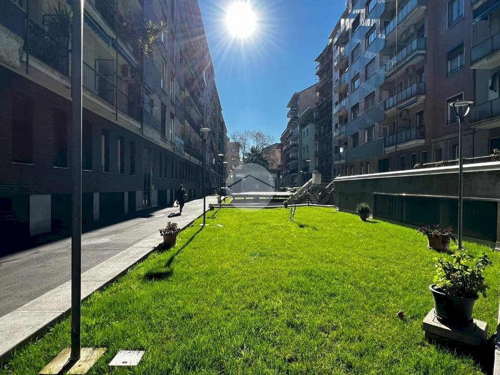 Bilocale Via Lorenteggio, Milano (zona Giambellino) - foto 2