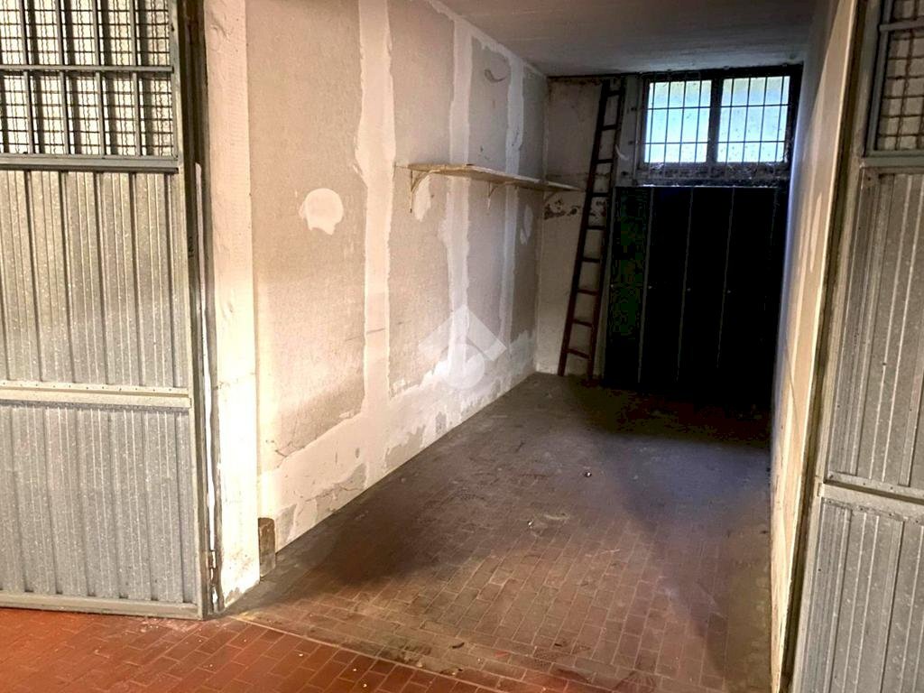 Box Via Ferrarese, Bologna (neighborhood Bolognina) - photo 1