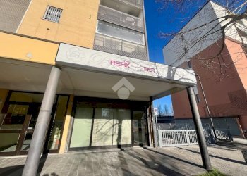 Negozio Viale Leon Battista Alberti, Ravenna - foto 12